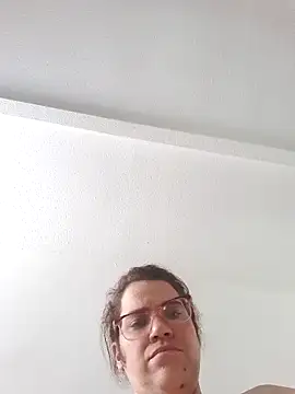 karlythothxh online show from November 2025 01:56:02 PM