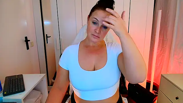 Snapshot of liselorexx chatting on February 2025 07:05:02 PM liselorexx online show from February 2025 07:05:02 PM