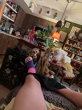 hothole4use online show from April 2026 11:57:01 PM