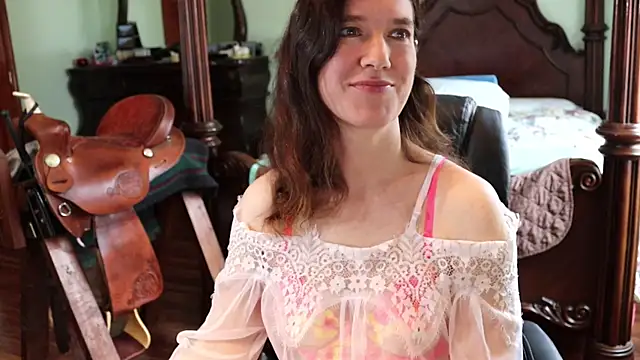 Snapshot of thornburyrose chatting on March 2025 07:16:01 PM thornburyrose online show from March 2025 07:16:01 PM