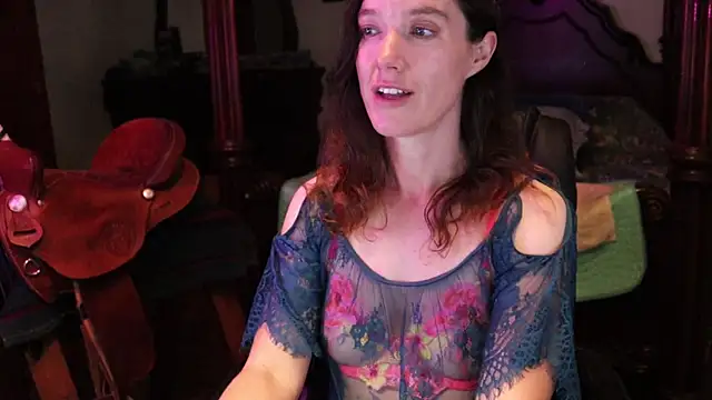 Snapshot of thornburyrose chatting on September 2025 01:42:02 AM thornburyrose online show from September 2025 01:42:02 AM