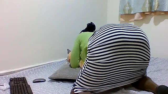 sweetelle09 online show from April 2026 07:38:02 PM