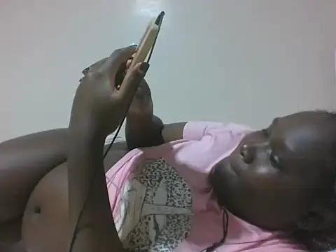 Snapshot of queen_aria19 chatting on February 2026 08:53:01 PM queen aria19 online show from February 2026 08:53:01 PM