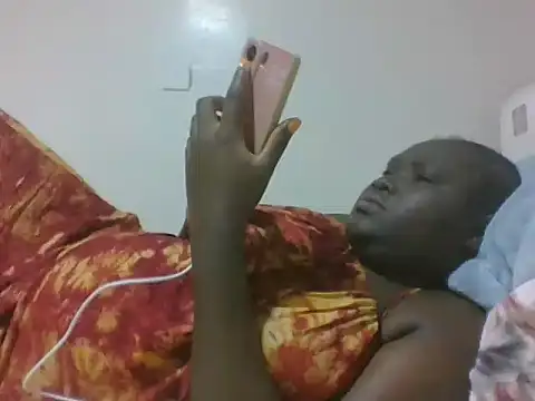 Snapshot of queen_aria19 chatting on February 2026 06:23:01 AM queen aria19 online show from February 2026 06:23:01 AM