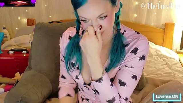 thetinyblue online show from October 2025 05:56:02 PM