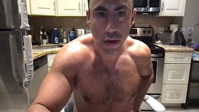 Snapshot of BigGuyMuscle chatting on June 2026 10:46:02 AM BigGuyMuscle online show from June 2026 10:46:02 AM