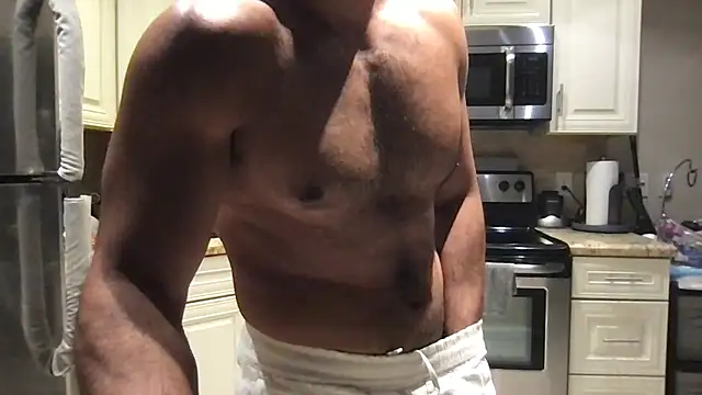 Snapshot of BigGuyMuscle chatting on June 2026 03:25:01 AM BigGuyMuscle online show from June 2026 03:25:01 AM