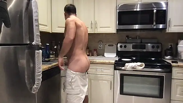 Snapshot of BigGuyMuscle chatting on July 2026 12:08:02 AM BigGuyMuscle online show from July 2026 12:08:02 AM