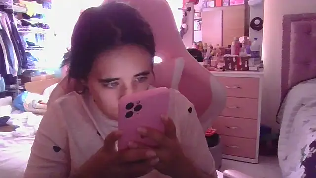 Snapshot of annarose19 chatting on January 2025 10:32:02 PM annarose19 online show from January 2025 10:32:02 PM