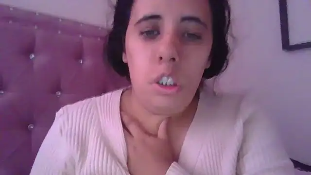 Snapshot of annarose19 chatting on October 2025 06:09:02 PM annarose19 online show from October 2025 06:09:02 PM