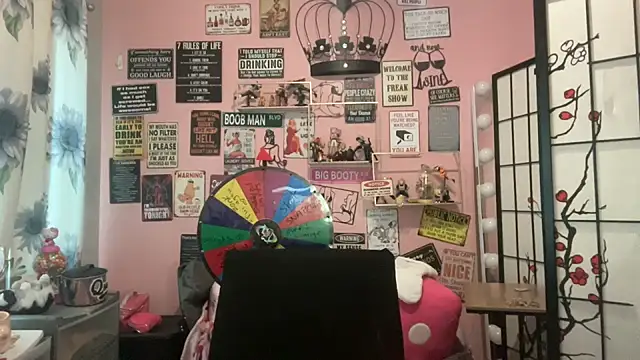 latinacubana online show from February 2025 02:37:01 PM