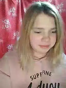 Zuli Kiska online show from December 2024 07:57:01 PM