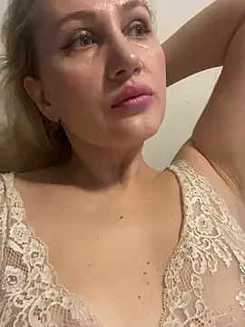 YourBlondee online show from December 2024 02:57:02 AM