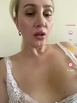 YourBlondee online show from June 2026 04:24:01 AM