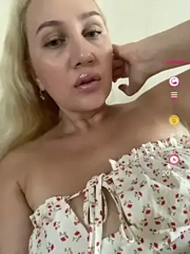Snapshot of YourBlondee chatting on July 2026 01:20:01 AM YourBlondee online show from July 2026 01:20:01 AM