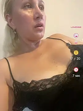 Snapshot of YourBlondee chatting on July 2026 01:15:01 PM YourBlondee online show from July 2026 01:15:01 PM