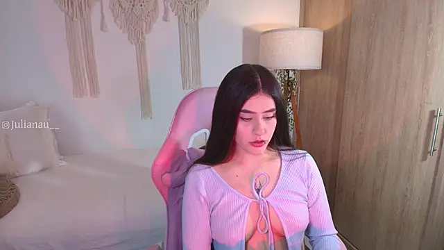 iriswest  online show from December 2025 01:33:02 AM