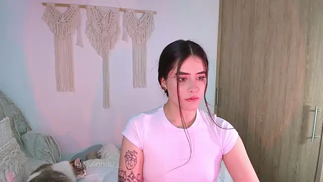 Snapshot of iriswest_ chatting on June 2026 02:23:01 AM iriswest online show from June 2026 02:23:01 AM