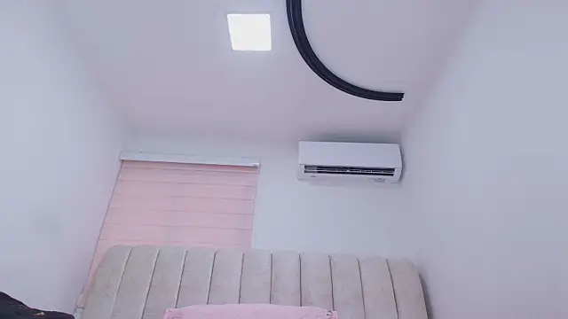 Snapshot of timkerbell_ chatting on December 2025 07:20:02 PM timkerbell online show from December 2025 07:20:02 PM