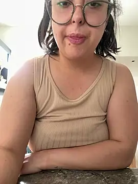 MileyGia online show from March 2026 08:45:02 PM