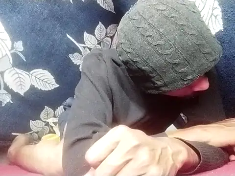 PrabV0319 online show from January 2026 07:39:01 PM