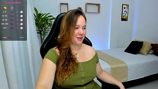 Snapshot of tamy_shine87 chatting on December 2024 11:18:02 PM tamy shine87 online show from December 2024 11:18:02 PM