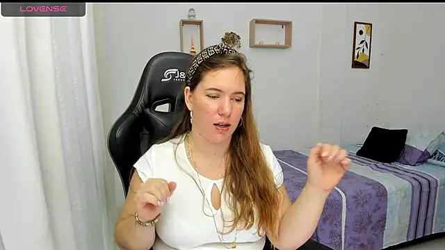 Snapshot of tamy_shine87 chatting on February 2025 02:04:02 AM tamy shine87 online show from February 2025 02:04:02 AM