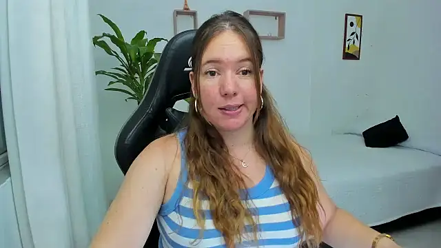 Snapshot of tamy_shine87 chatting on February 2025 03:12:01 AM tamy shine87 online show from February 2025 03:12:01 AM