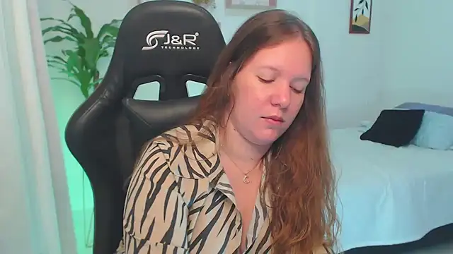 Snapshot of tamy_shine87 chatting on March 2025 03:36:02 AM tamy shine87 online show from March 2025 03:36:02 AM