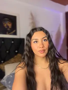 Ambar pe  online show from February 2025 03:23:02 AM