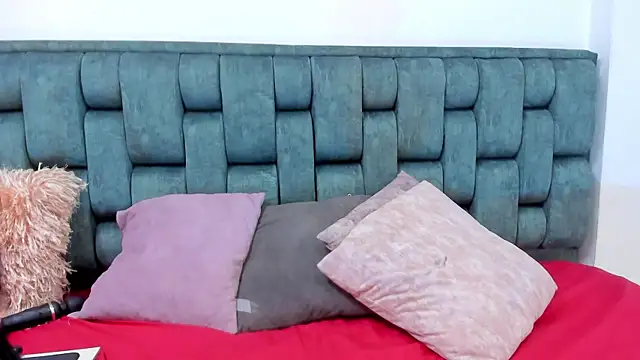 IsiisLovei online show from November 2025 02:41:02 PM