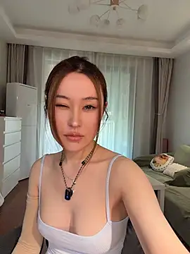 Snapshot of sphynx-_- chatting on April 2026 09:18:01 AM sphynx- - online show from April 2026 09:18:01 AM