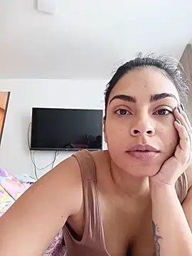 Snapshot of Ivanna2 chatting on May 2026 01:38:02 PM Ivanna2 online show from May 2026 01:38:02 PM