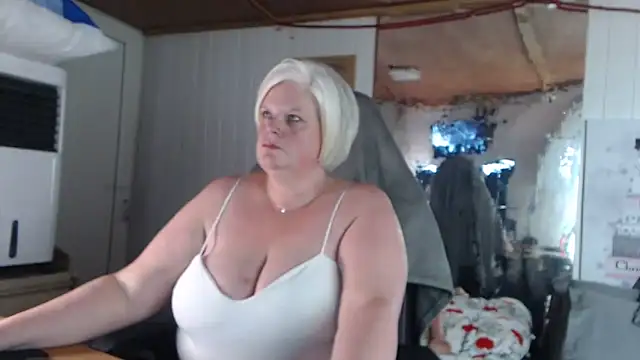 Snapshot of sexychazza16 chatting on October 2025 06:41:02 PM sexychazza16 online show from October 2025 06:41:02 PM
