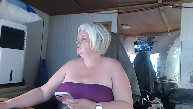 Snapshot of sexychazza16 chatting on October 2025 06:31:02 PM sexychazza16 online show from October 2025 06:31:02 PM