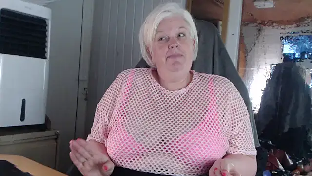 Snapshot of sexychazza16 chatting on October 2025 06:52:01 PM sexychazza16 online show from October 2025 06:52:01 PM