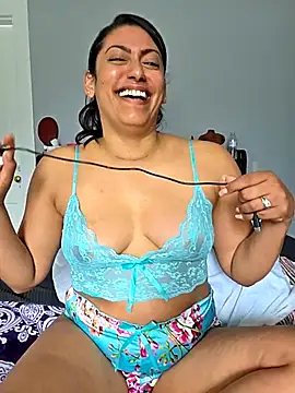 Nikkierosee online show from November 2025 05:53:01 PM