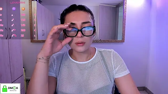 Snapshot of EricaVanderhill chatting on May 2026 09:56:02 PM EricaVanderhill online show from May 2026 09:56:02 PM