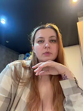 CandyShoopp online show from April 2026 06:28:01 PM