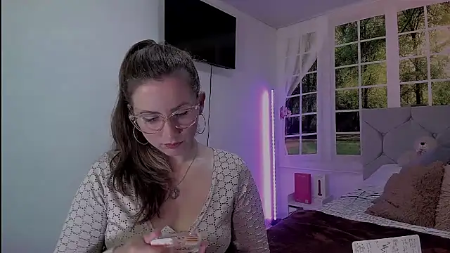 vanessabrown  online show from April 2026 02:53:02 PM