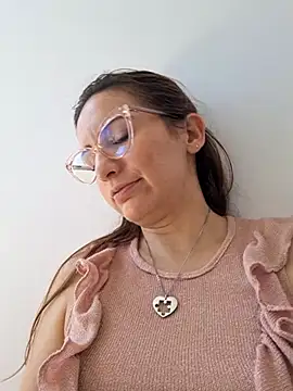 Snapshot of vanessabrown_ chatting on June 2026 04:45:01 PM vanessabrown online show from June 2026 04:45:01 PM