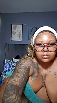 Snapshot of PearlSexxy69 chatting on June 2026 02:33:01 PM PearlSexxy69 online show from June 2026 02:33:01 PM
