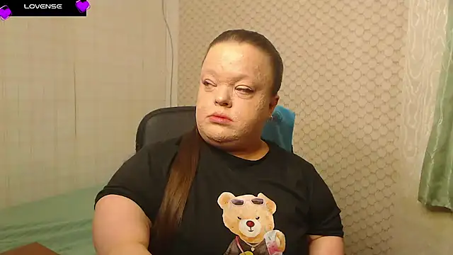 Janiffer MiMi online show from April 2026 04:44:01 PM