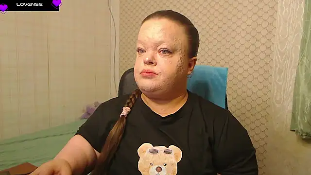 Janiffer MiMi online show from April 2026 06:42:01 PM