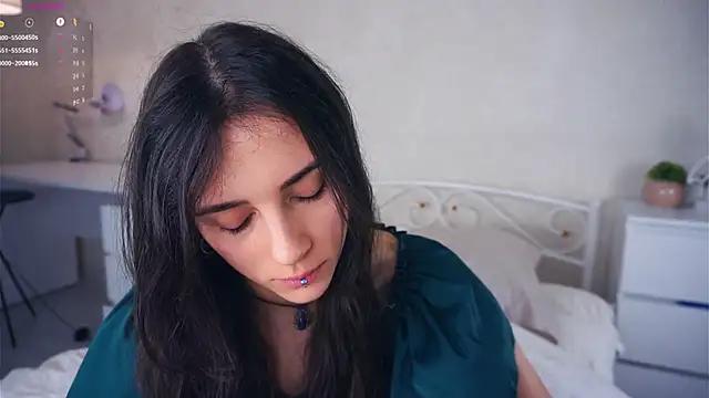 Holla Molly online show from March 2025 09:02:01 AM