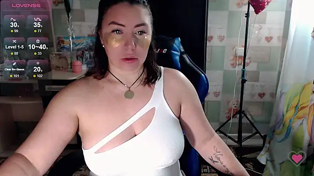 Korolek12 online show from November 2025 04:40:01 AM