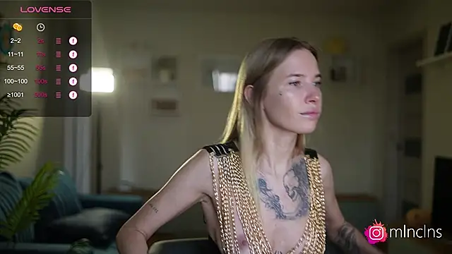 Snapshot of melanielwithu chatting on September 2025 04:07:02 PM melanielwithu online show from September 2025 04:07:02 PM