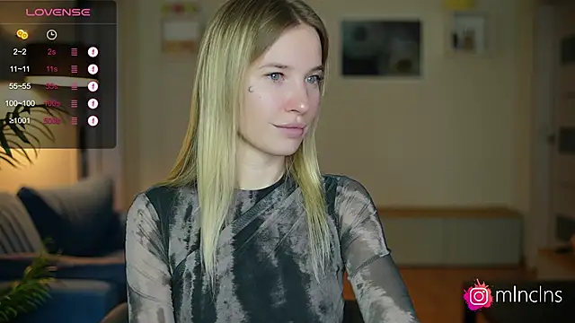 Snapshot of melanielwithu chatting on October 2025 01:12:02 PM melanielwithu online show from October 2025 01:12:02 PM