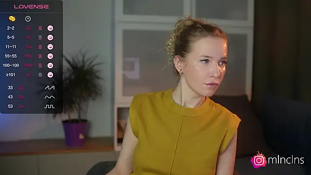 Snapshot of melanielwithu chatting on November 2025 05:42:01 PM melanielwithu online show from November 2025 05:42:01 PM