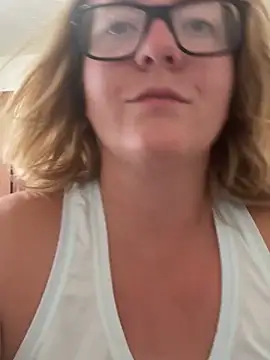 Snapshot of Lizzyloo chatting on September 2025 04:18:02 PM Lizzyloo online show from September 2025 04:18:02 PM